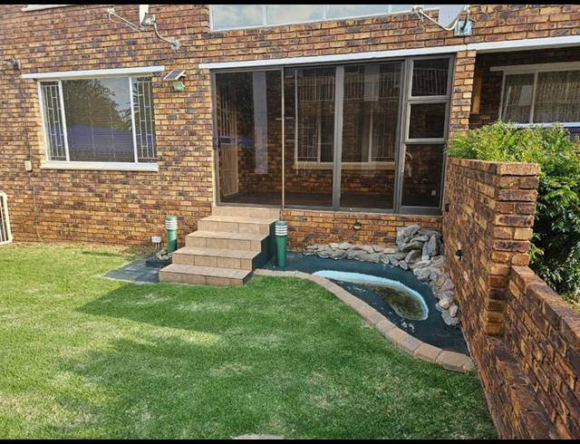 2 BEDROOM TOWNHOUSE FOR SALE IN NEW REDRUTH